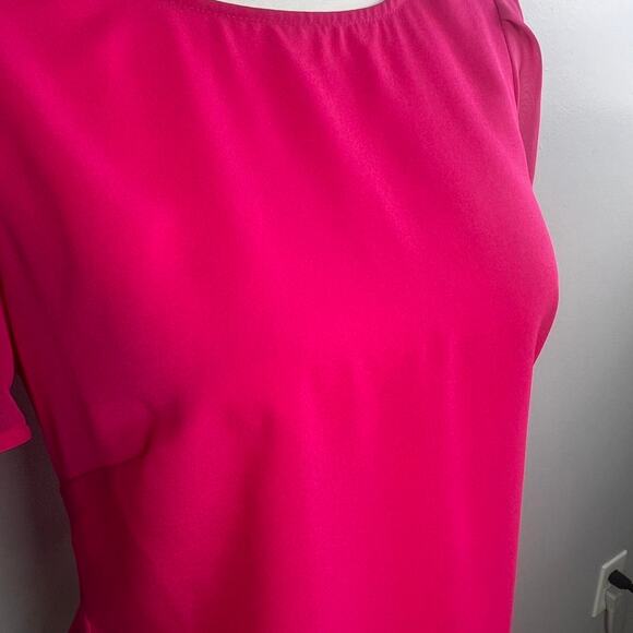 Bisou Bisou Short Sleeve Ruffle Back Top Size XS Barbie Pink Feminine - Picture 3 of 5
